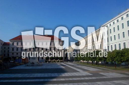 Maximilian Denkmal.JPG